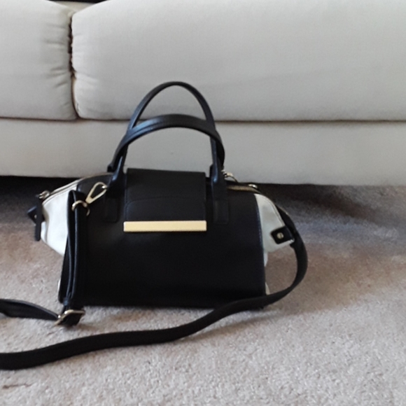 Catherine Malandrino Handbags - loved Catherine malandrino black and white bag
